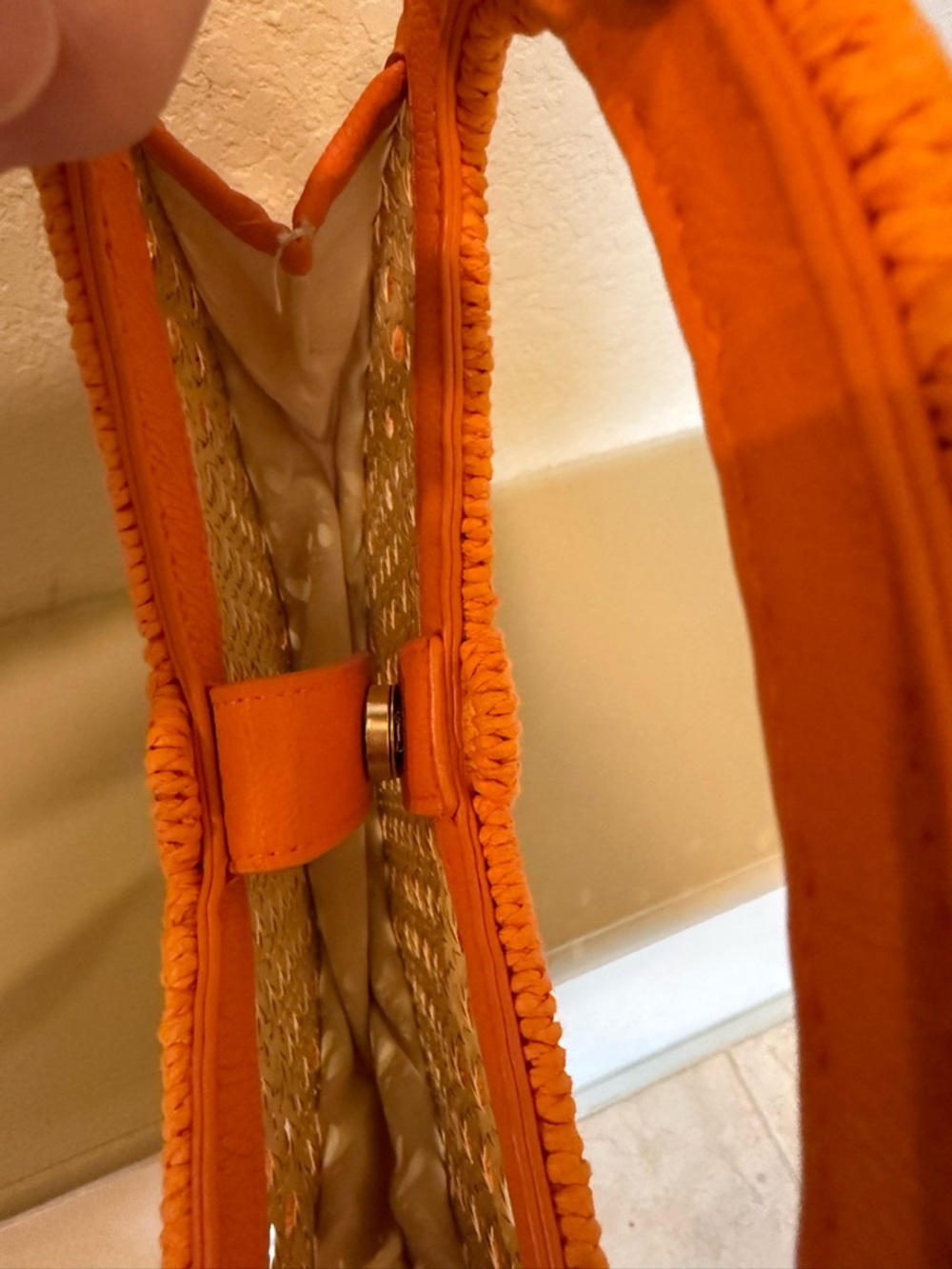 A new day RARE Handwoven Orange slice Rattan Circle Tote - Picture 5 of 5